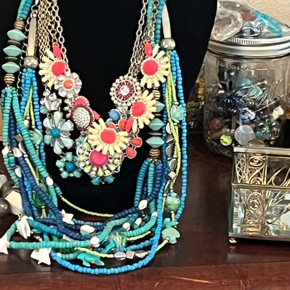 LIVE JEWELRY SHOW!! 8:30pm EST LIKE AND SHARE TO BE NOTIFIED💗♥️💗 - Picture 5 of 14